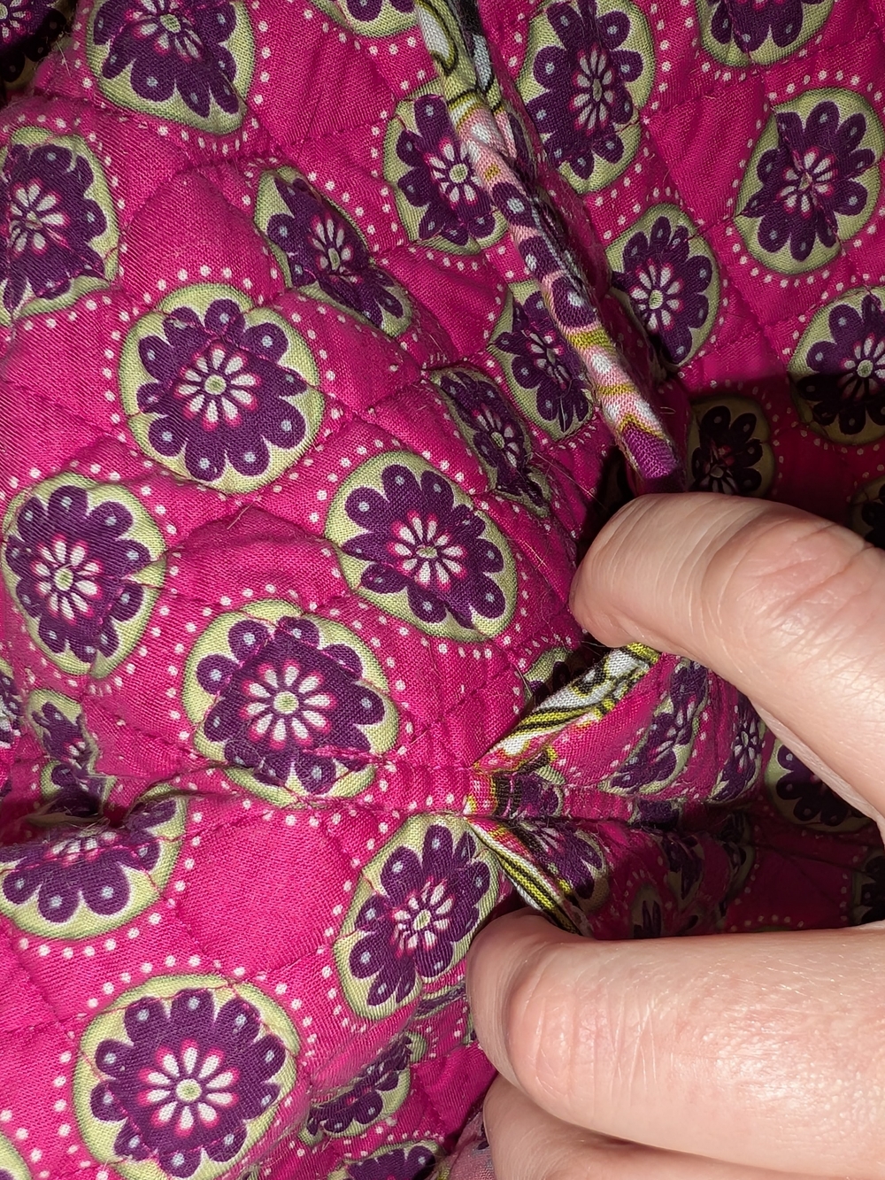 Vera Bradley Very Berry Paisley Pink Quilted Duffel Bag - Picture 11 of 13